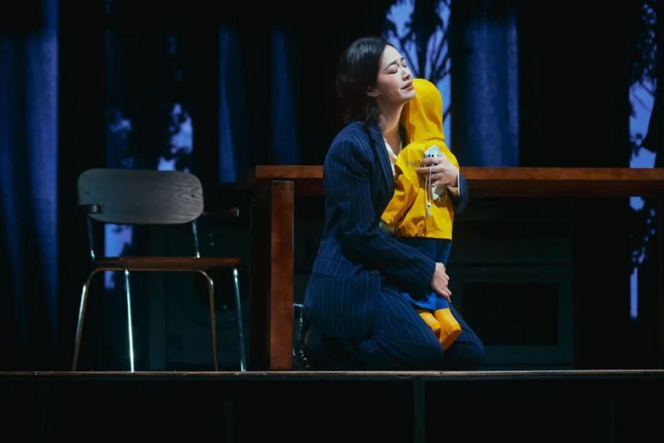 姚晨 狼狈的人，现实中人_腾讯新闻