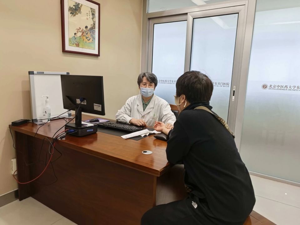 包含东直门医院老年人看病代挂号院内科室精准带路，不用四处打听的词条