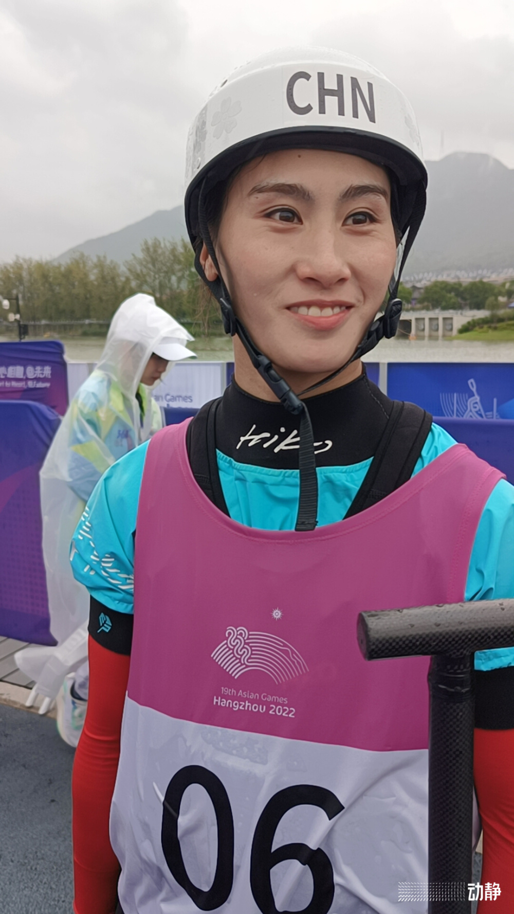 水上健儿黄娟乘风破浪夺冠