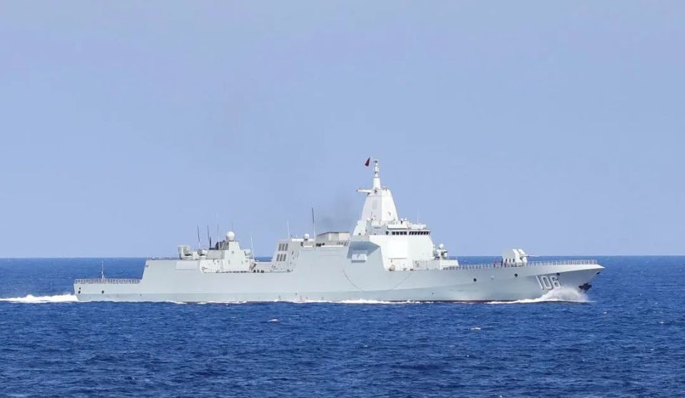 开展协同攻防演练某驱逐舰支队多艘战舰组成训练编队前不久让军迷们一