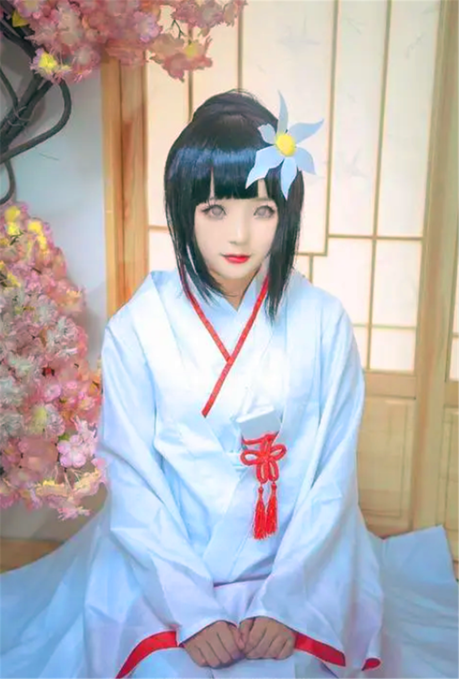 火影中的白眼在现实会很丑?来看看这几个cos日向雏田的美女_腾讯新闻