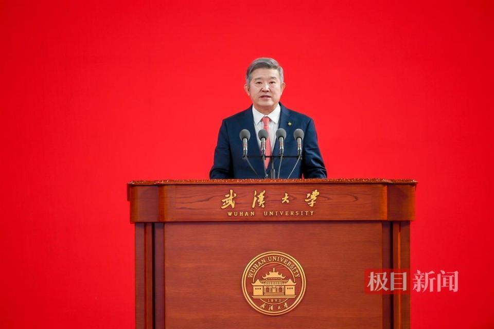 武汉大学130周年校庆,陈东升透露:校友捐赠超20亿元-腾讯新闻