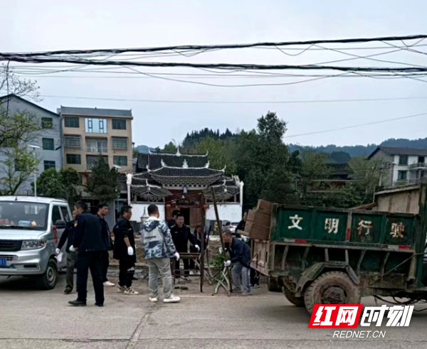 绥宁县东山侗族乡清理障碍平安出行
