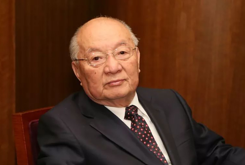 02)1984年,朱启祯出任外交部副部长,任副外长期间主要负责美大司,拉美