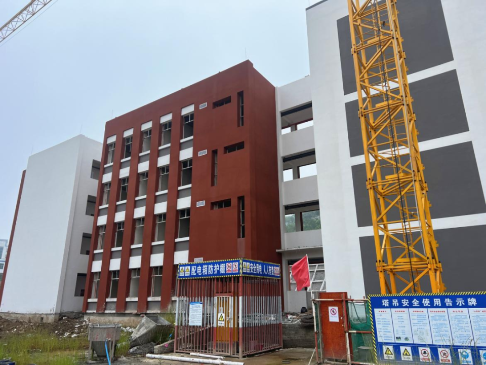一圈两场三改 | 息烽县:"二小四幼"完工在即 今年秋季开学启航