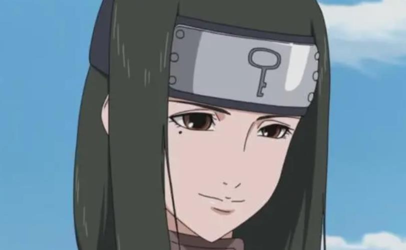 最后身份被揭穿的时候,她的一身紧身忍者装更是让人口水直流.