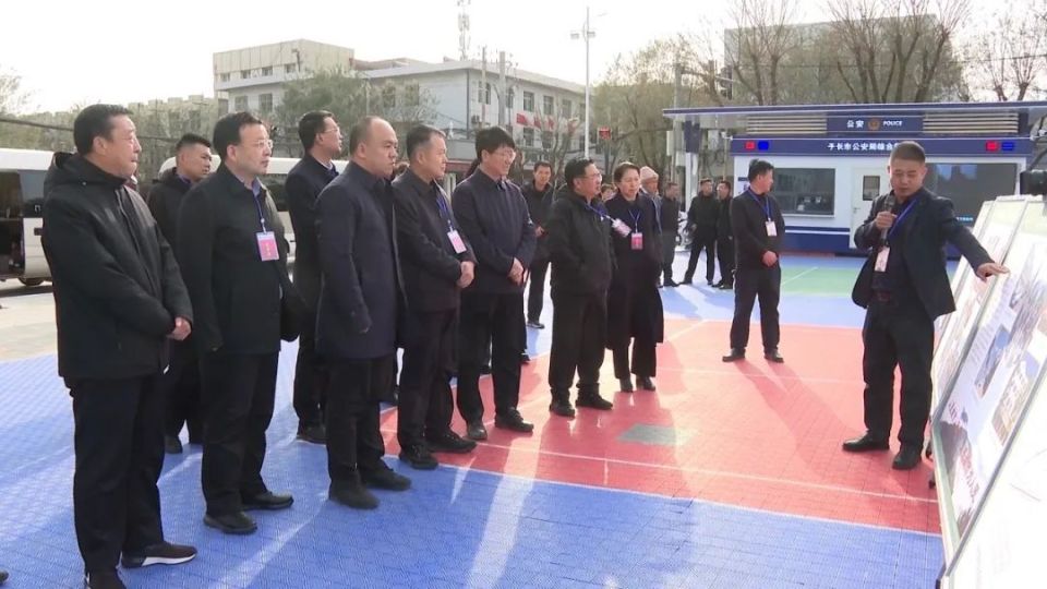 11月15日,甘泉县人大常委会主任陈东阳带领延安市六届人大代表甘泉县