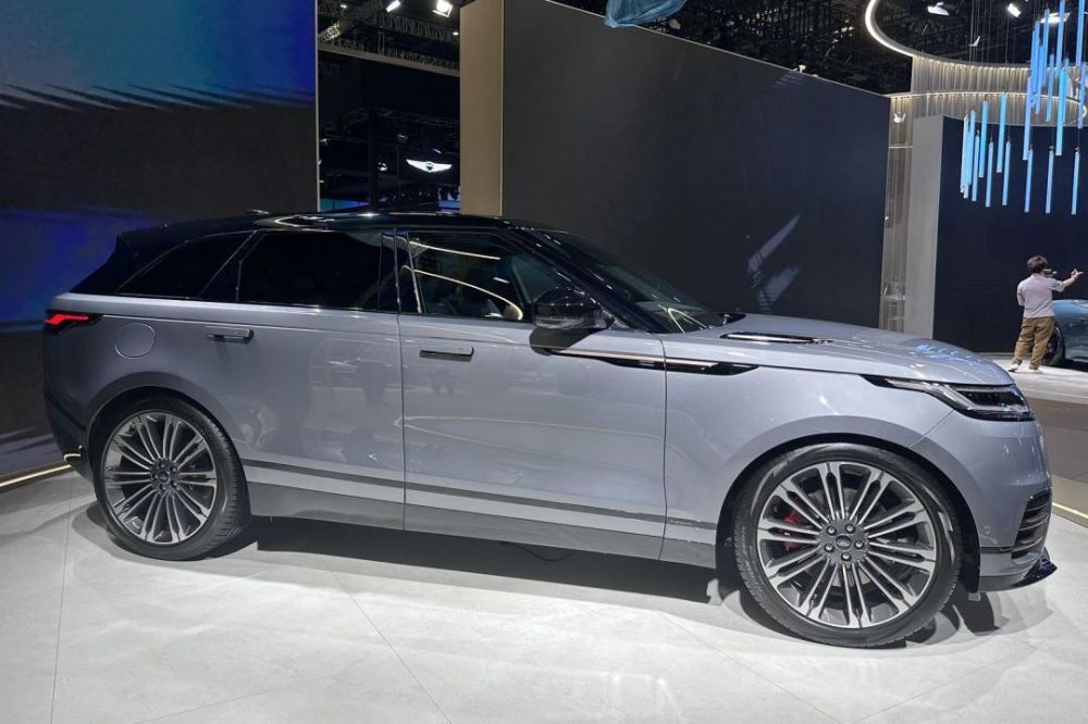 2023上海车展丨诠释独到运动之美新款路虎揽胜星脉预售568万元起