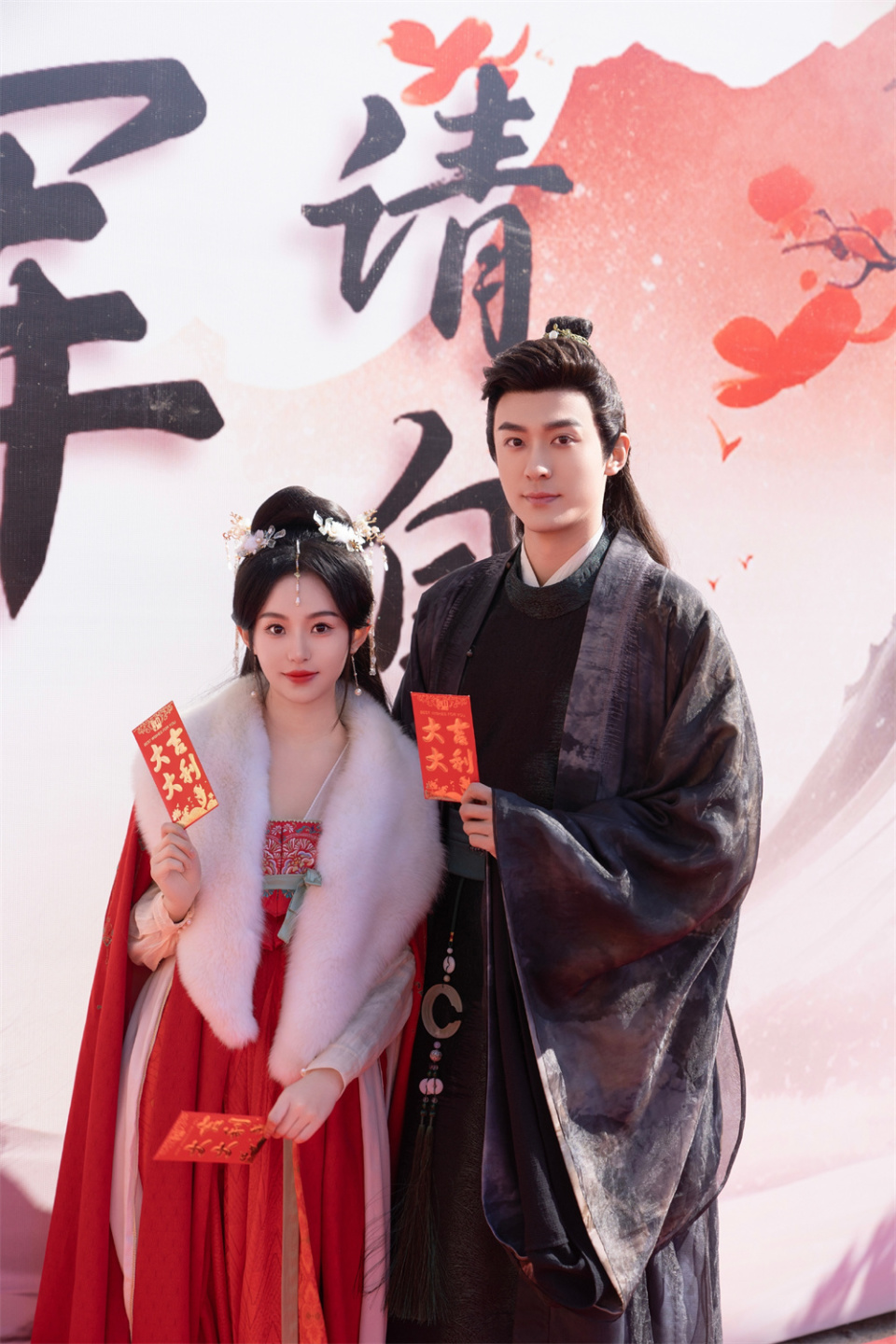 胡亦瑶,孙晨竣与管栎,代高政合作的民国短剧《掌中雀》里,她饰演女主