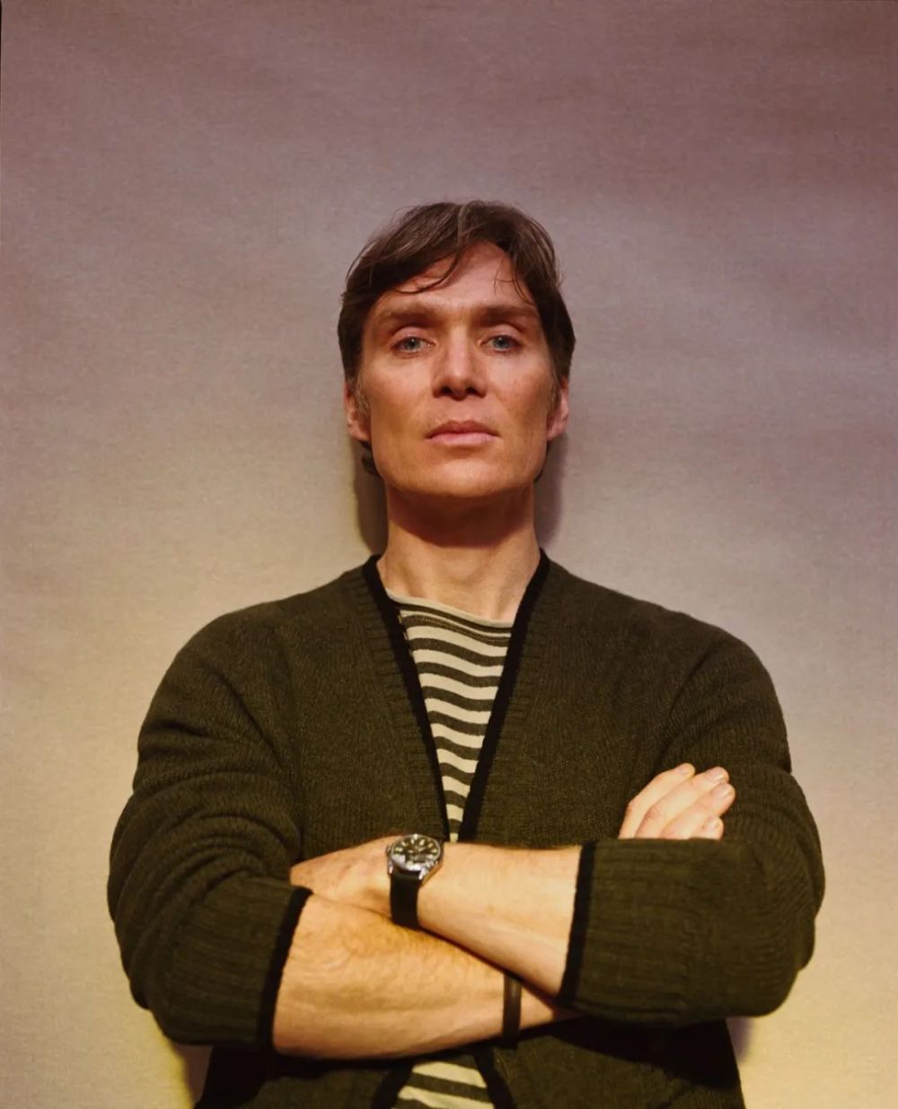 奥本海默主演基里安墨菲杂志大片展现成熟男人静默魅力