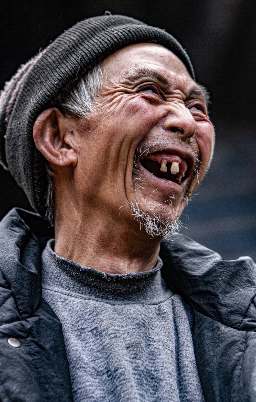 对话"留住乡村老人故事"的恩施摄影师:很多农村老人,除了身份证一生中