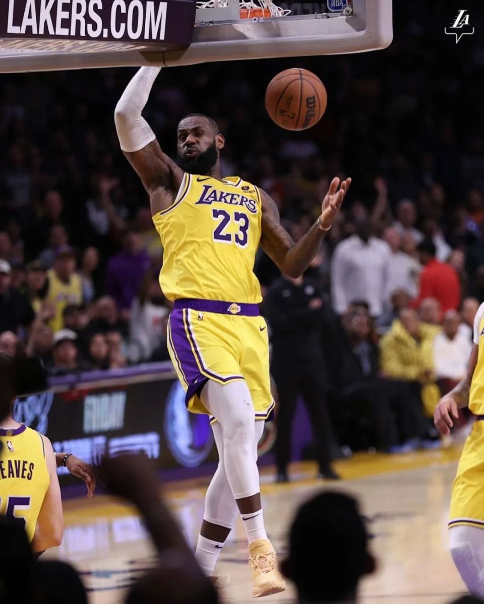 湖人不服裁判!向nba联盟申诉!詹姆斯:我无法接受