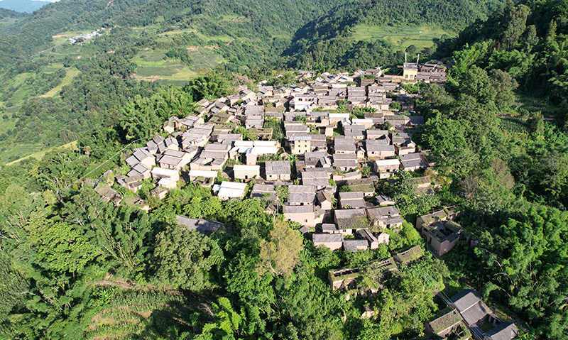 云南绿春:传承彝族文化 感受独特魅力