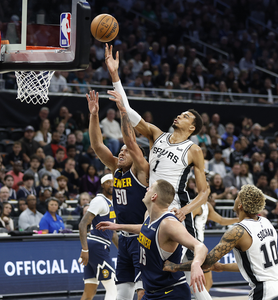 约基奇冲向mvp!掘金5连胜登顶!文班17 9遭完爆