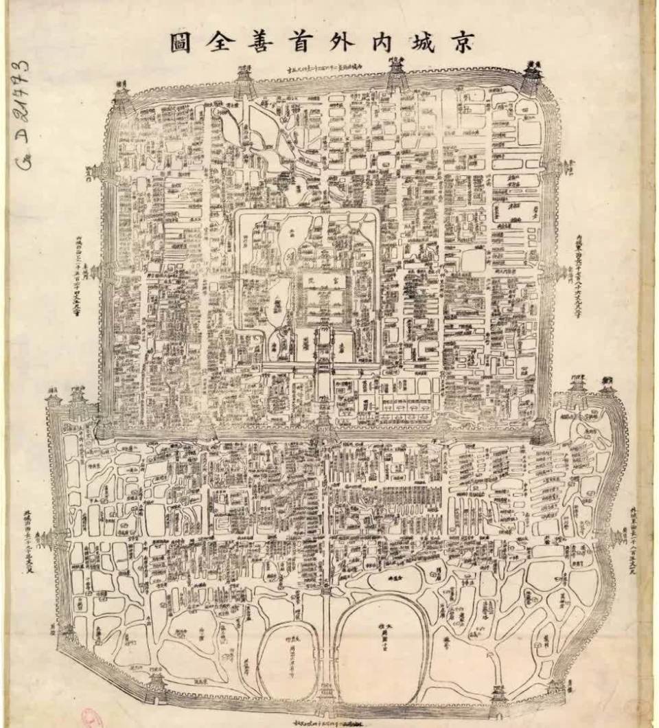 由城墙,城门,护城河构建的城市格局集中体现了森严的等级秩序和有效的