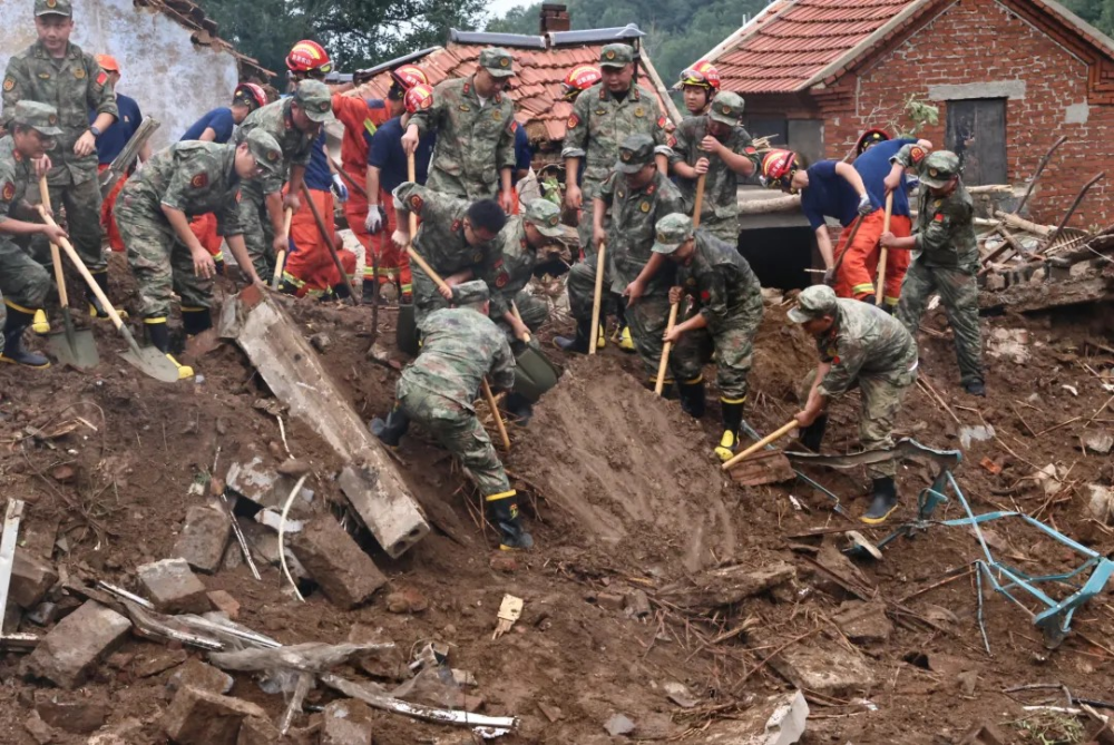 暴雨"硬核"救援,直击济南民兵抗洪救灾