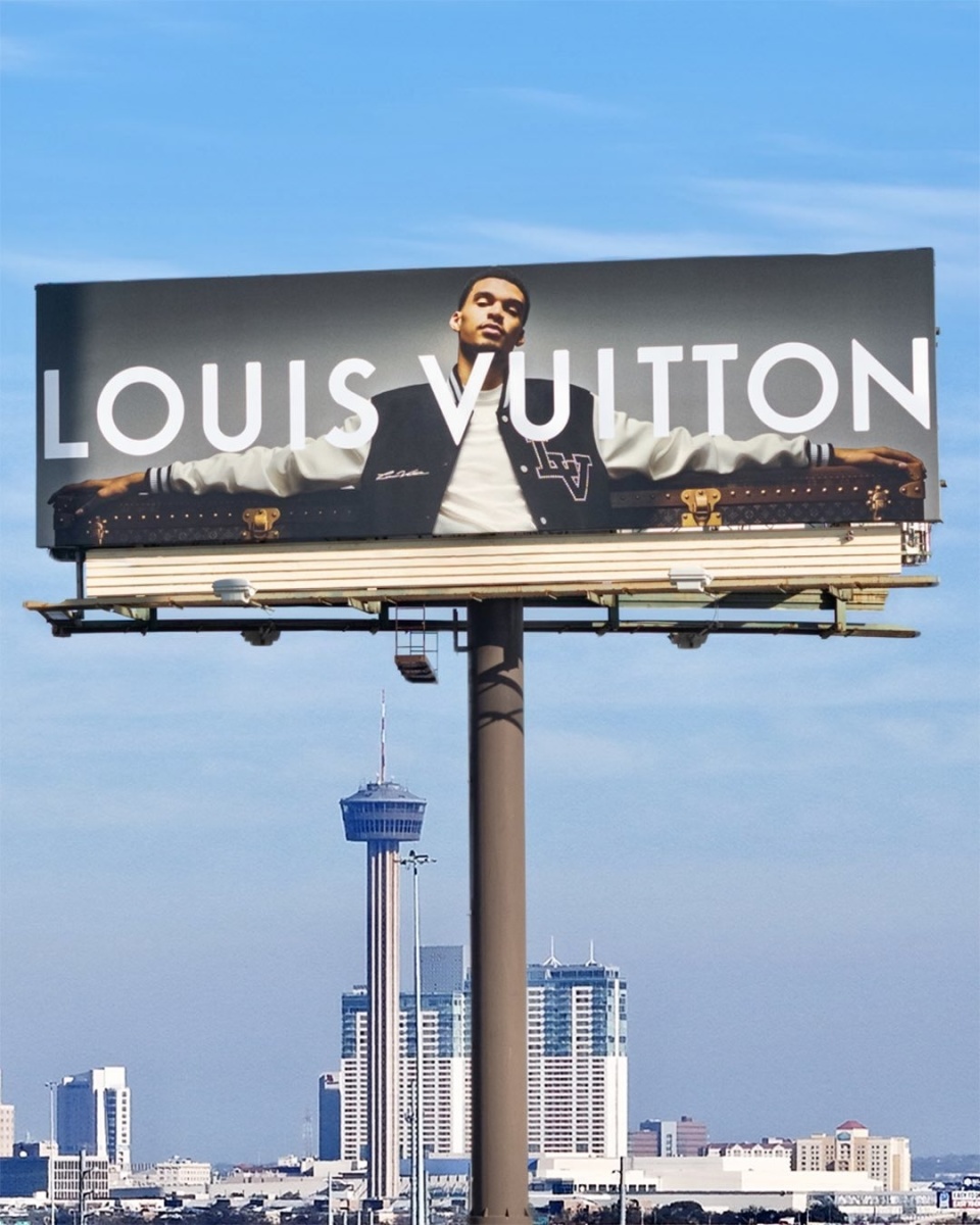 lv新任形象大使的牌面路易威登在圣城上新广告牌文班霸气出镜