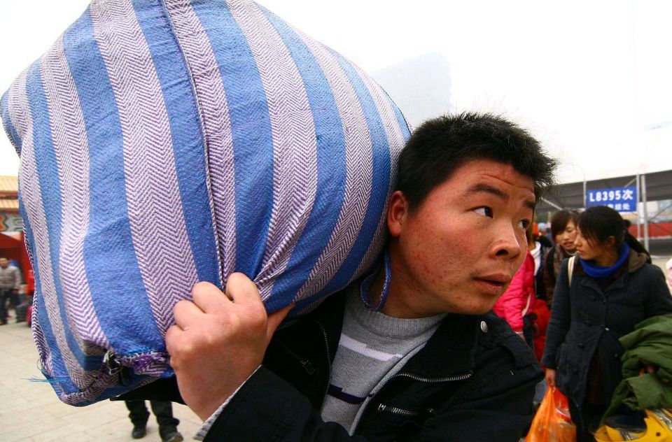 外出打工"榜首"的背后:生在农村,只是为了走出农村?_腾讯新闻