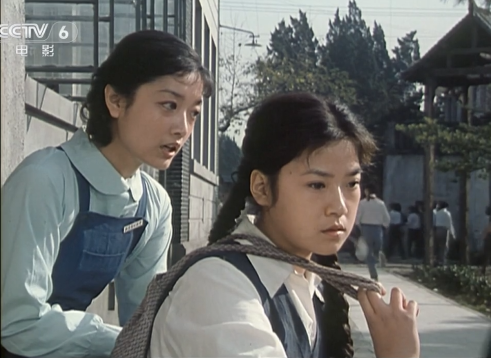 王蒙的《青春万岁》,从苏联小说《青年近卫军》里偷学了什么妙招