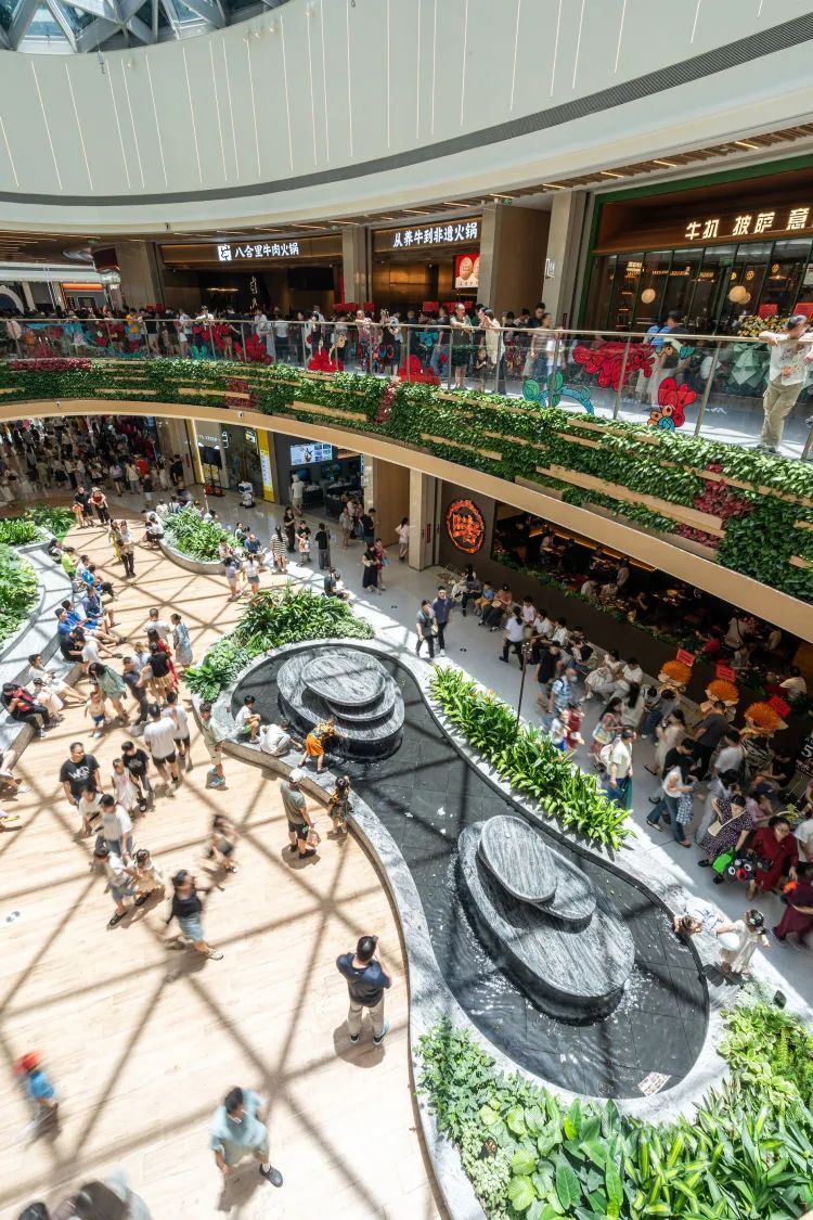 人从众……深圳第2家海岸城开业即"顶流"!