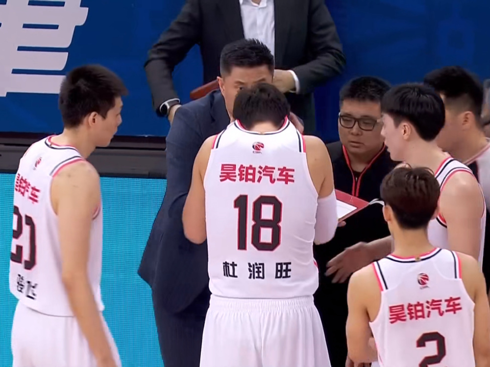 锋线又被打爆了!再见了,杜润旺!人家才是广东队4号位的答案!_腾讯新闻