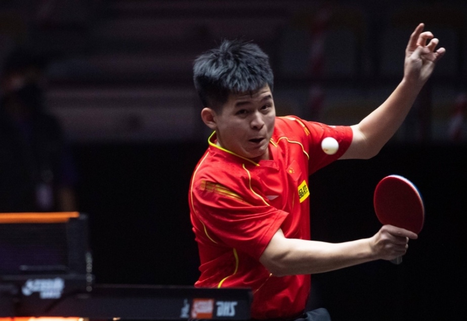 第一局:首局比赛开打后,周凯在前三板的控制非常出色,不仅限制住了