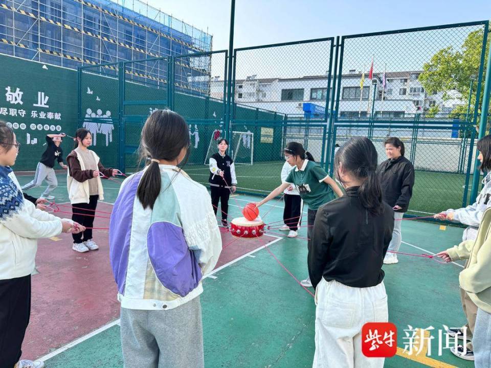 建设中国式现代化61苏州微故事|苏州草桥中学校党委书记范桢:为学生