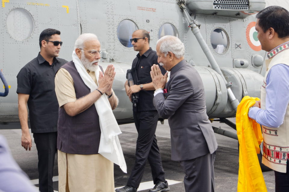 印度增兵中印边境,莫迪窜访藏南,英智库:中印5年内必有一战_腾讯新闻