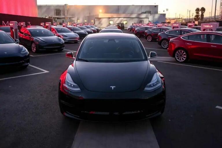 新款特斯拉model3指导价20万老款即将停产