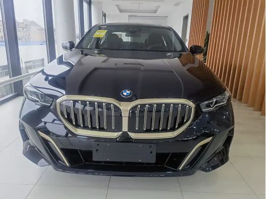 开上奔驰e级,就能让人高看一眼吗?_腾讯新闻