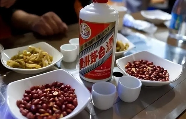 农村80岁老人每天二两酒,30年过去,身体咋样了?建议早了解