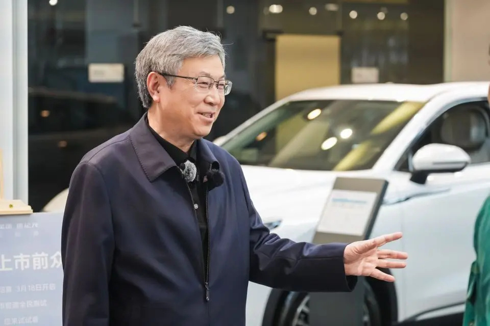 e汽车尹同跃直播亲测星纪元et奇瑞高端新能源秀智驾实力