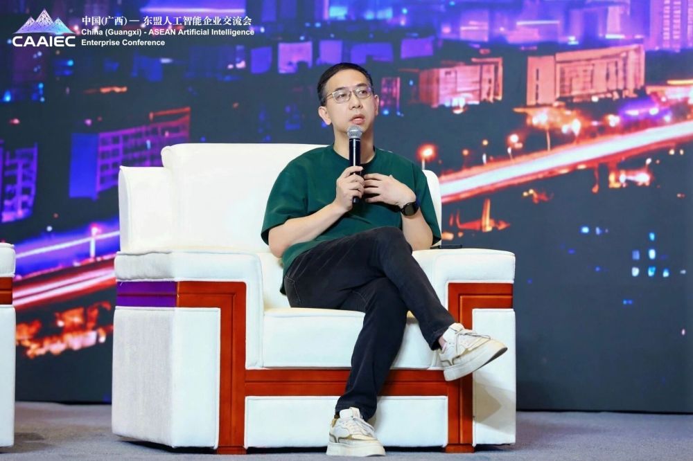 AI 都在卷视频，他却跑去种地了 · 原文图片 1
