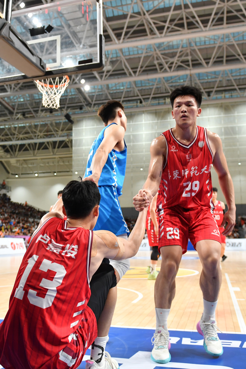 (体育)篮球——大学生篮球一级联赛:中南大学胜华东师范大学