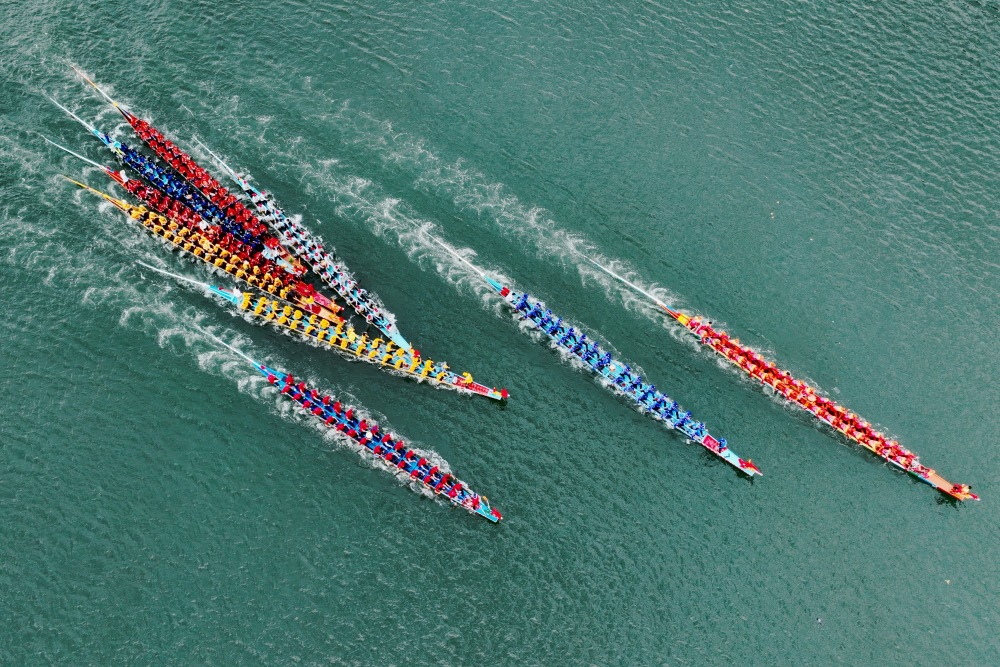 福建连江:海上赛龙舟