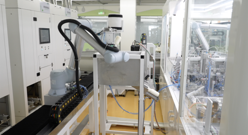 这里的牧场是中国首个实现了克隆技术大批量应用的牧场.