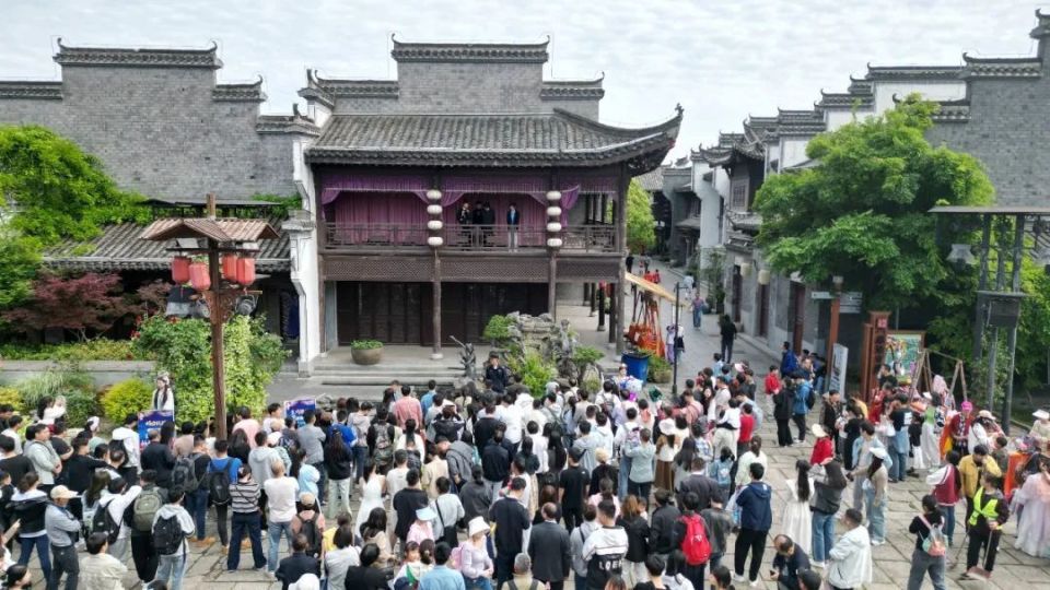 限时抢购,享受全年无限畅游!