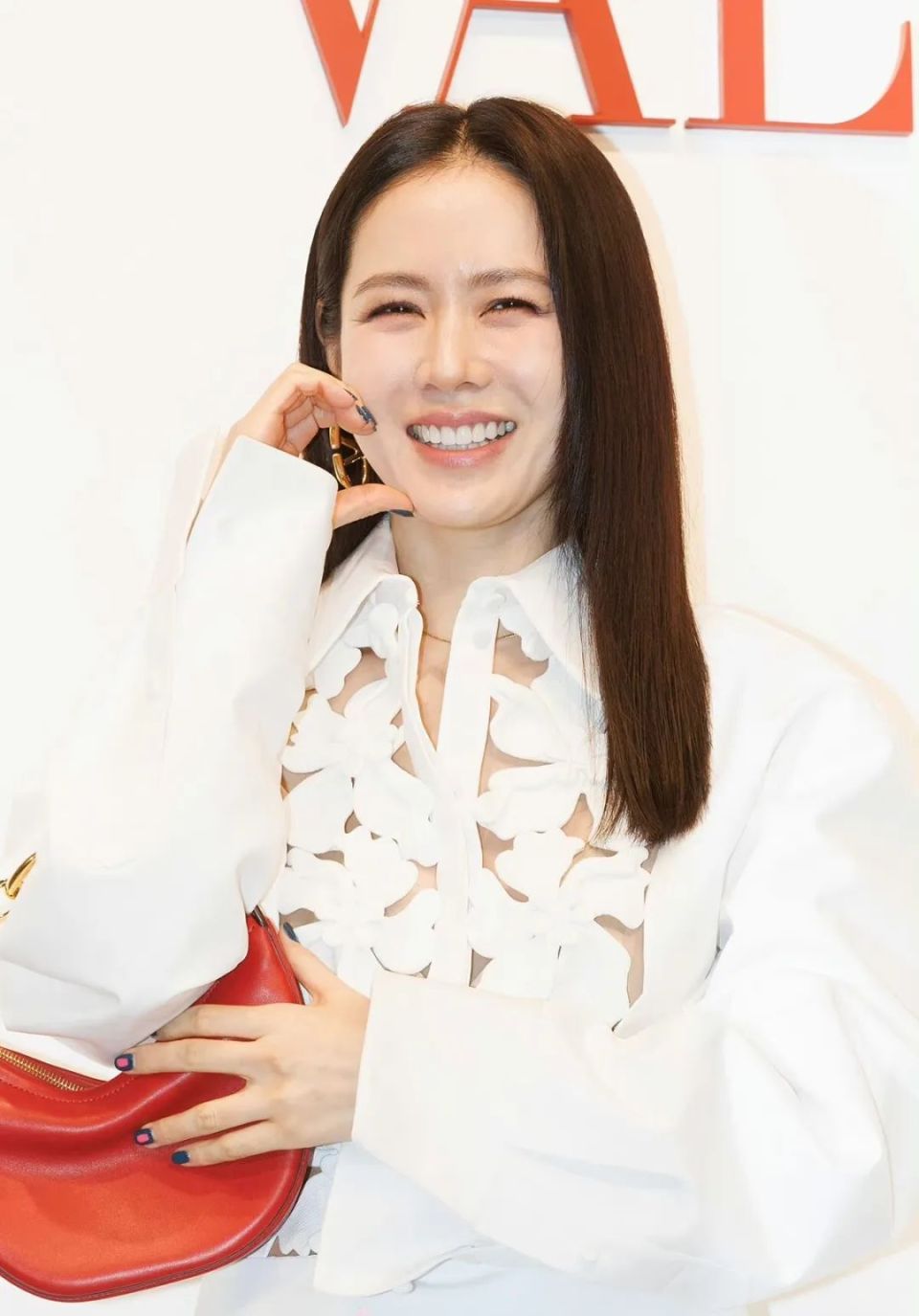 孙艺珍活动生图,韩式美妆翻车了?_腾讯新闻