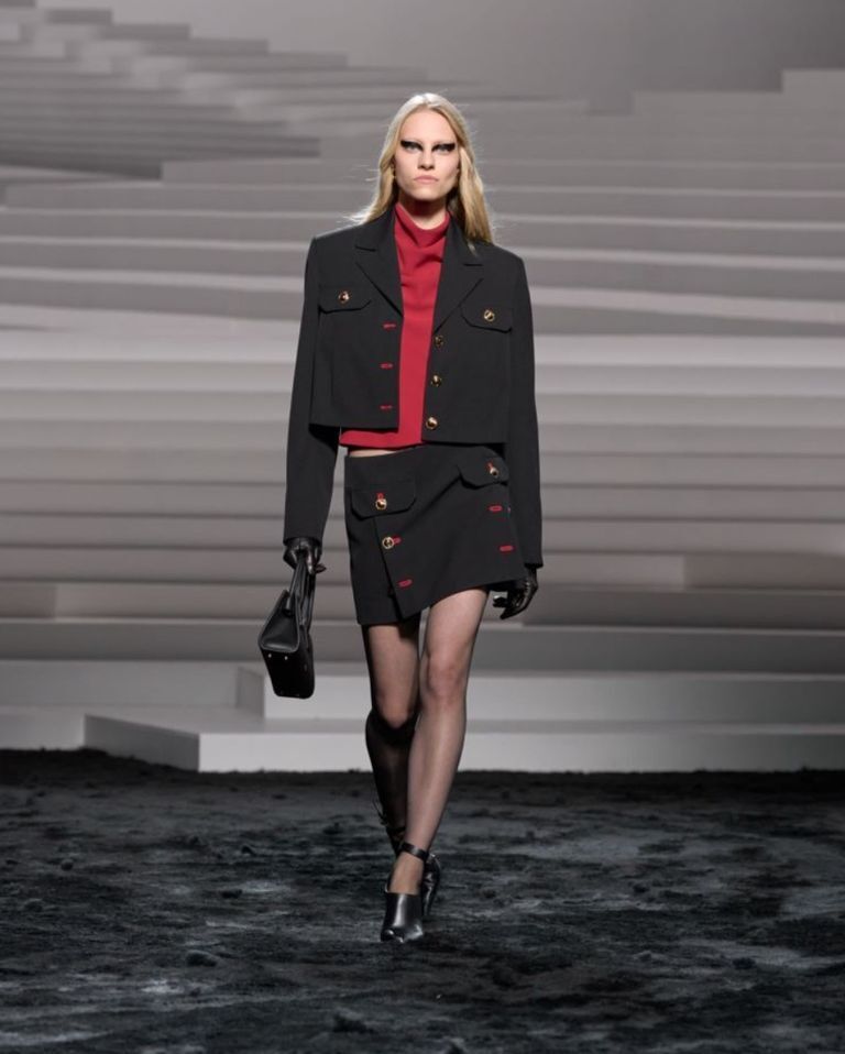 versace 发布2024秋冬系列_腾讯新闻