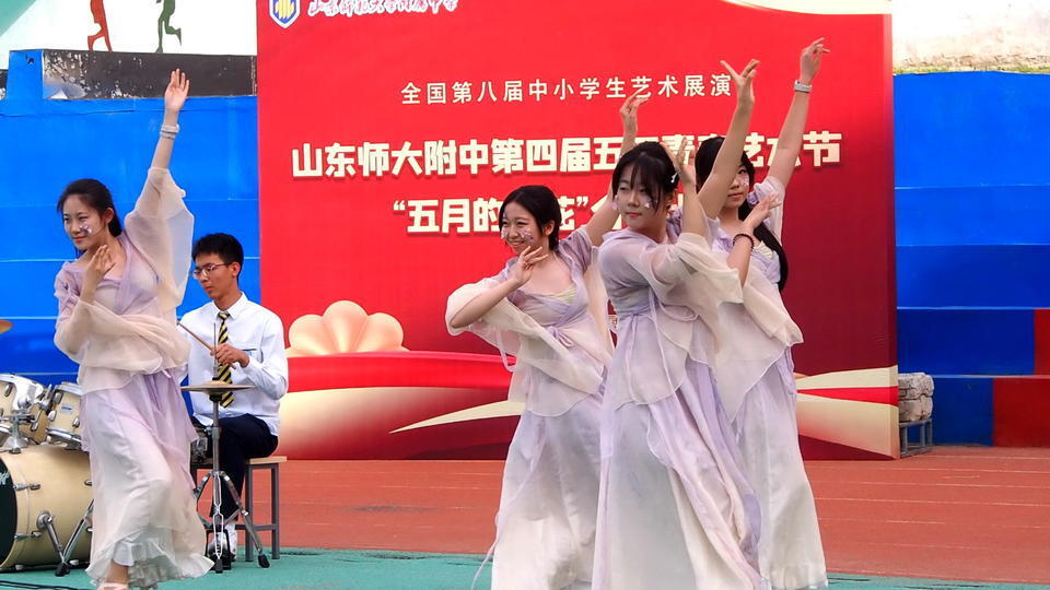 歌声悠扬犹如鲜花开放,山师附中"五月的鲜花"合唱比赛欢乐举行