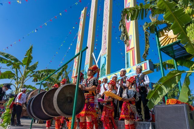 万人狂欢舞芒市2024年目瑙纵歌节即将精彩上演