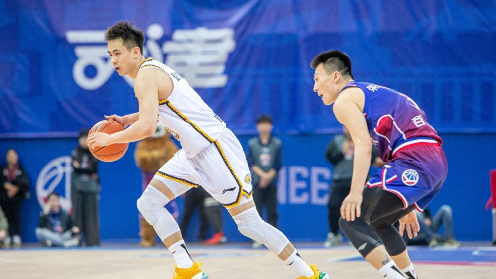 杨鸣揪出3个投篮水货,张镇麟回应关键球