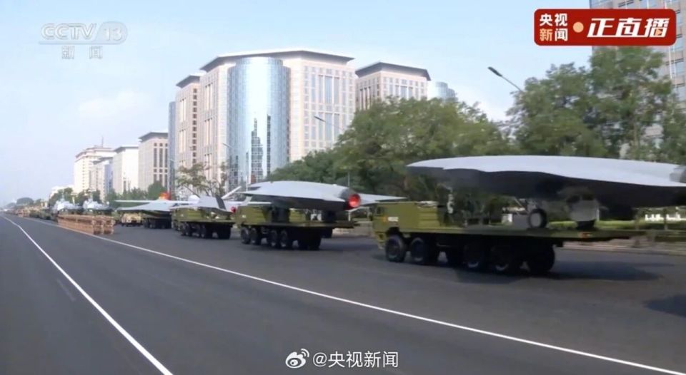 DF61来了！东风导弹亮相阅兵场_腾讯新闻
