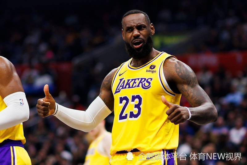 传奇纪录写不完詹姆斯下赛季将成首位5亿美元先生