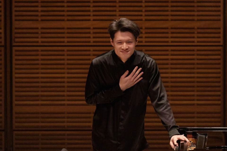 指尖的诗意,心灵的共鸣 中国青年钢琴家鞠小夫首登卡内基音乐厅