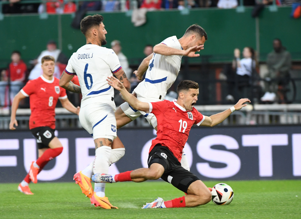 足球——友谊赛:奥地利胜塞尔维亚_腾讯新闻