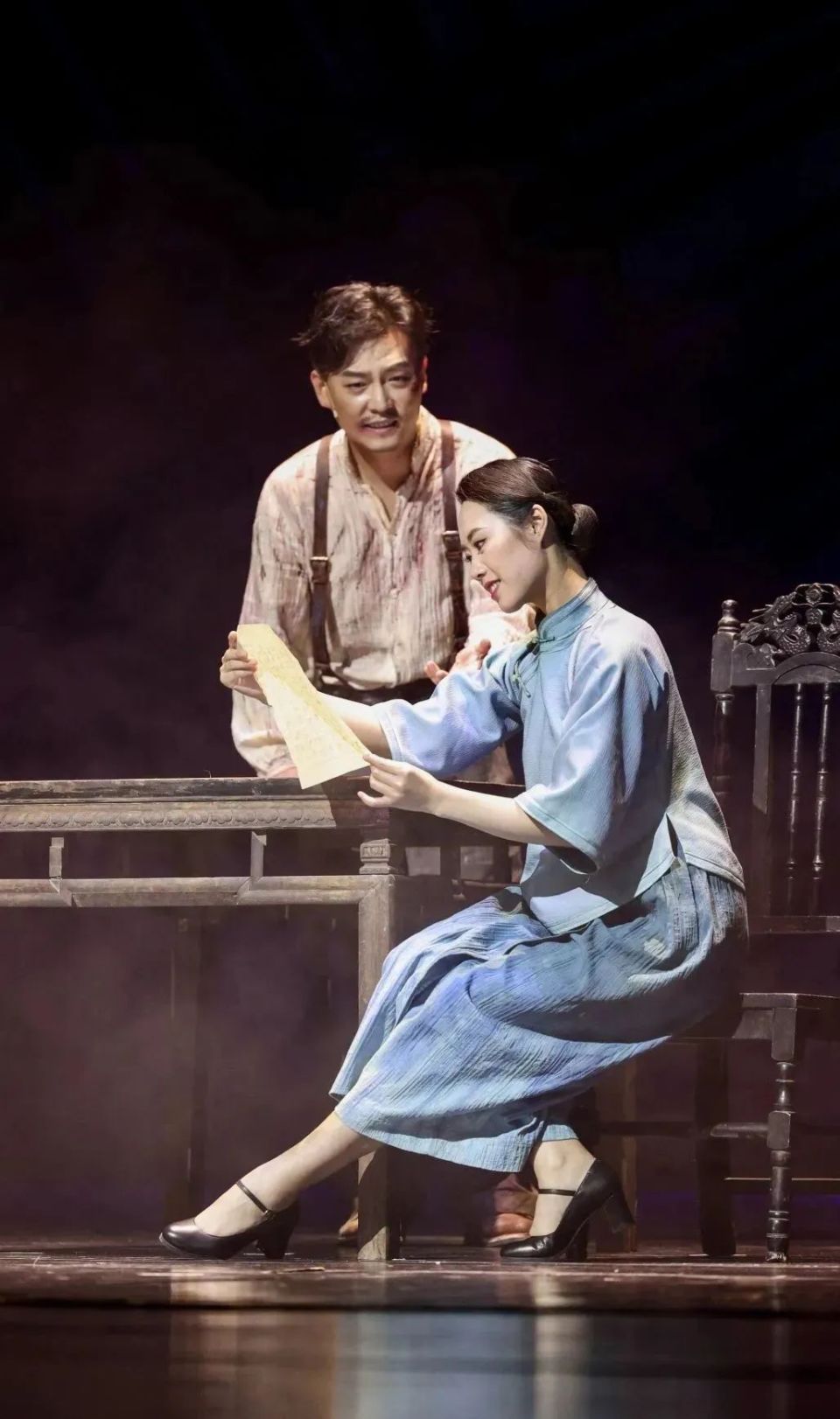 四川唯一!宜宾原创红色话剧《雾中灯塔》亮相中国戏剧节_腾讯新闻