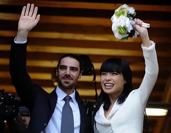 比利时王妃李然回广东省亲!祖籍梅州是地道客家妹子