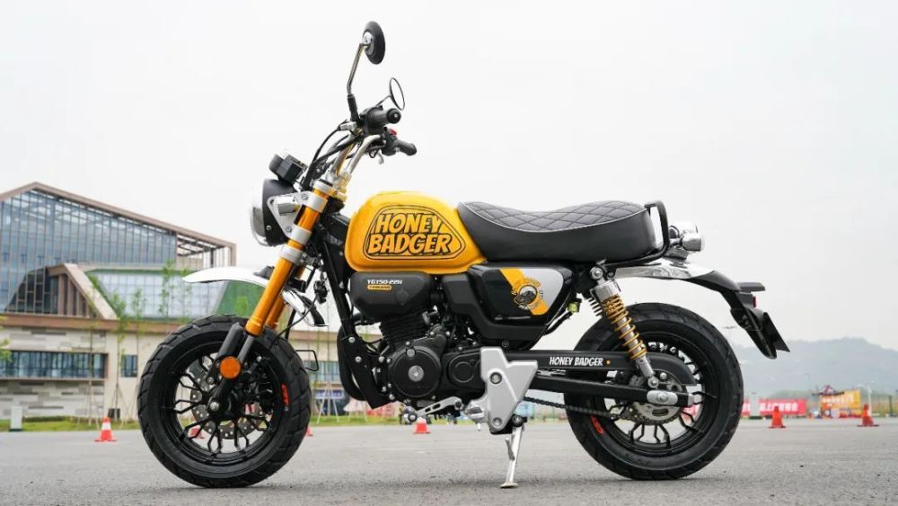 售价9980元国产迷你摩托新欢银钢蜜獾正式上市