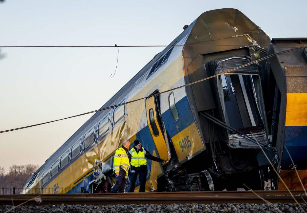 荷蘭列車脫軌造成一死多傷_騰訊新聞